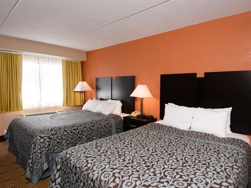 Days Inn By Wyndham Pittsburgh-Harmarville Exteriör bild